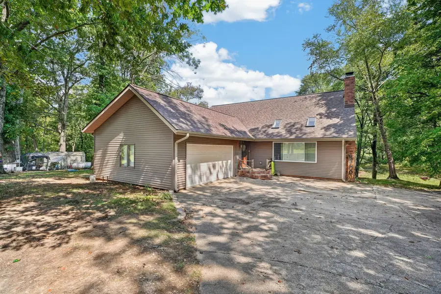 8496 N 1220 Boulevard, Mount Carmel, IL 62863 - #3