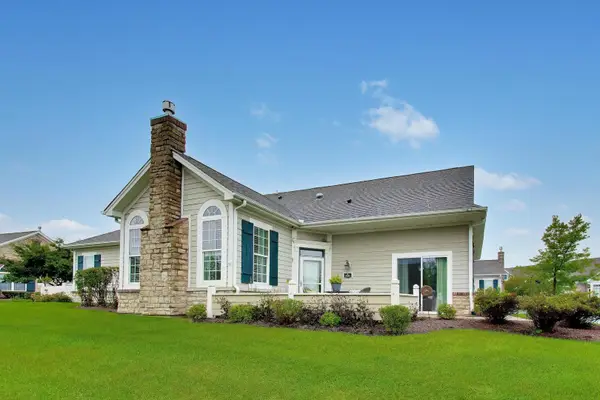 610 Schumann Street #28b, Woodstock, IL 60098