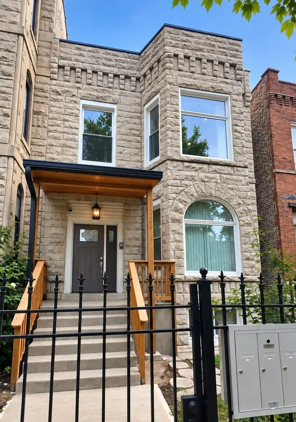 3234 W Fulton Boulevard, Chicago, IL 60624