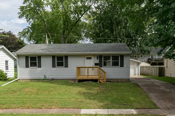 3323 Kimberly Downs Road, Davenport, IA 52807