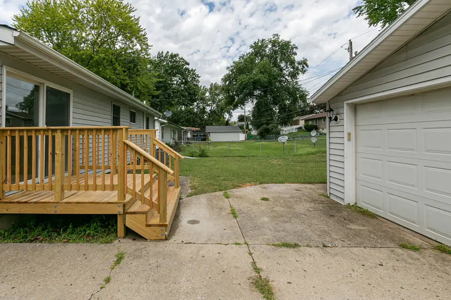 3323 Kimberly Downs Road, Davenport, IA 52807 - #3