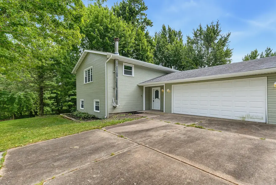 5195 306th Street, Dixon, IA 52745 - #3