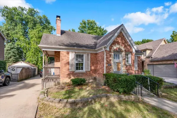 4328 Wolf Road, Western Springs, IL 60558