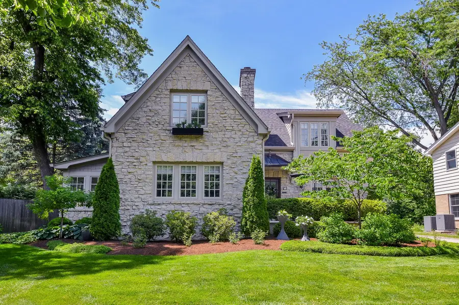 40 S Lincoln Avenue, Geneva, IL 60134 - #2