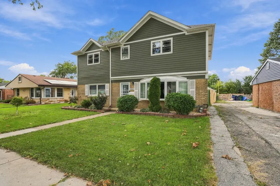 9808 S Maplewood Avenue, Evergreen Park, IL 60805 - #3