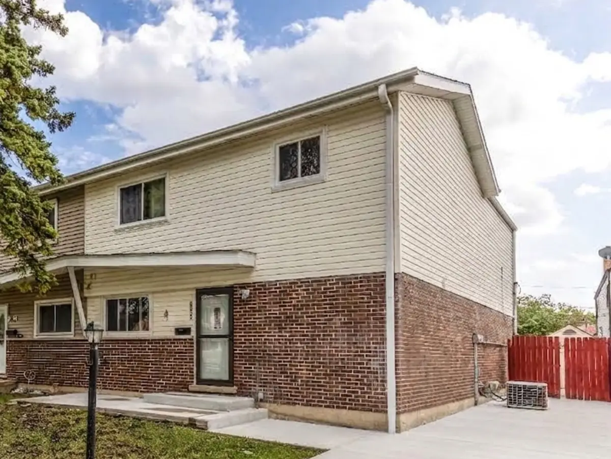 9105 Hollyberry Avenue, Des Plaines, IL 60016 - #1