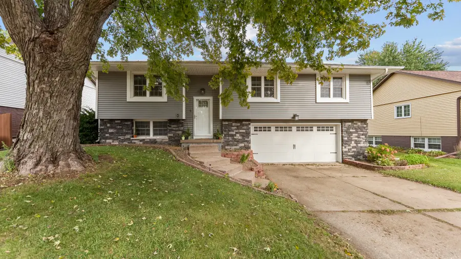 5807 Fillmore Street, Davenport, IA 52806 - #2