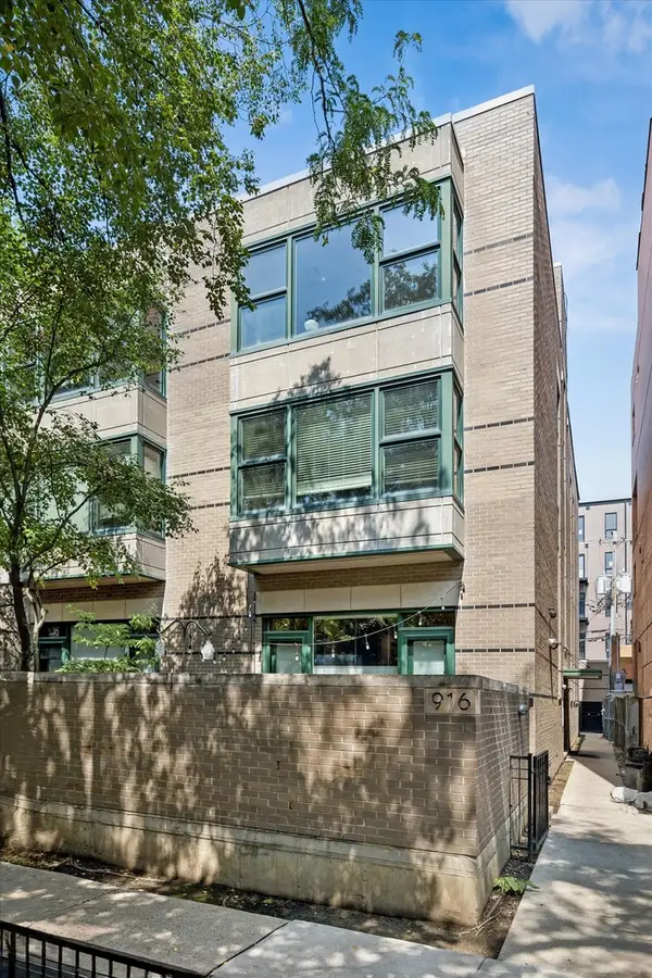 916 W Fletcher Street #C, Chicago, IL 60657