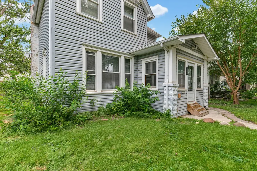 2214 W 2nd Street, Davenport, IA 52802 - #3