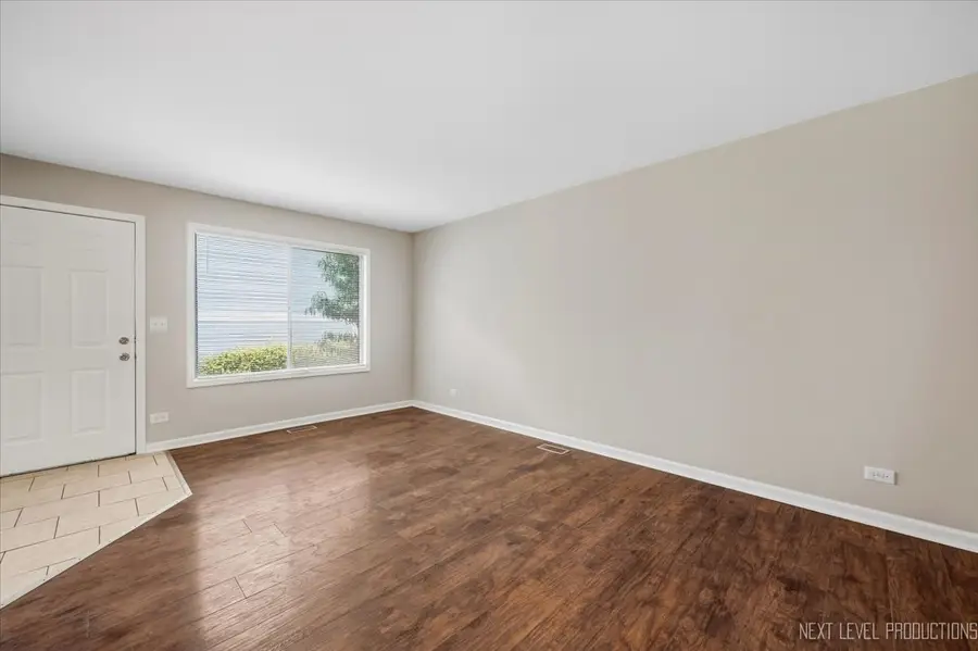 2s759 Winchester Circle #2, Warrenville, IL 60555 - #3