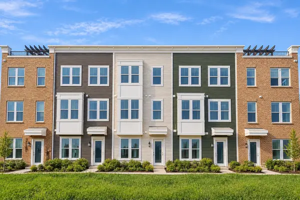 1711 Pratt Court #24166, Hoffman Estates, IL 60192