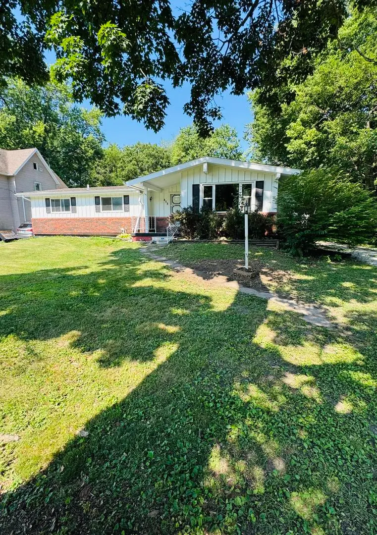 458 N West Street, Galesburg, IL 61401 - #2