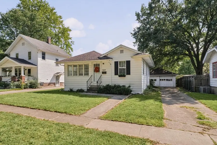 1509 W Clark Street, Champaign, IL 61821 - #3
