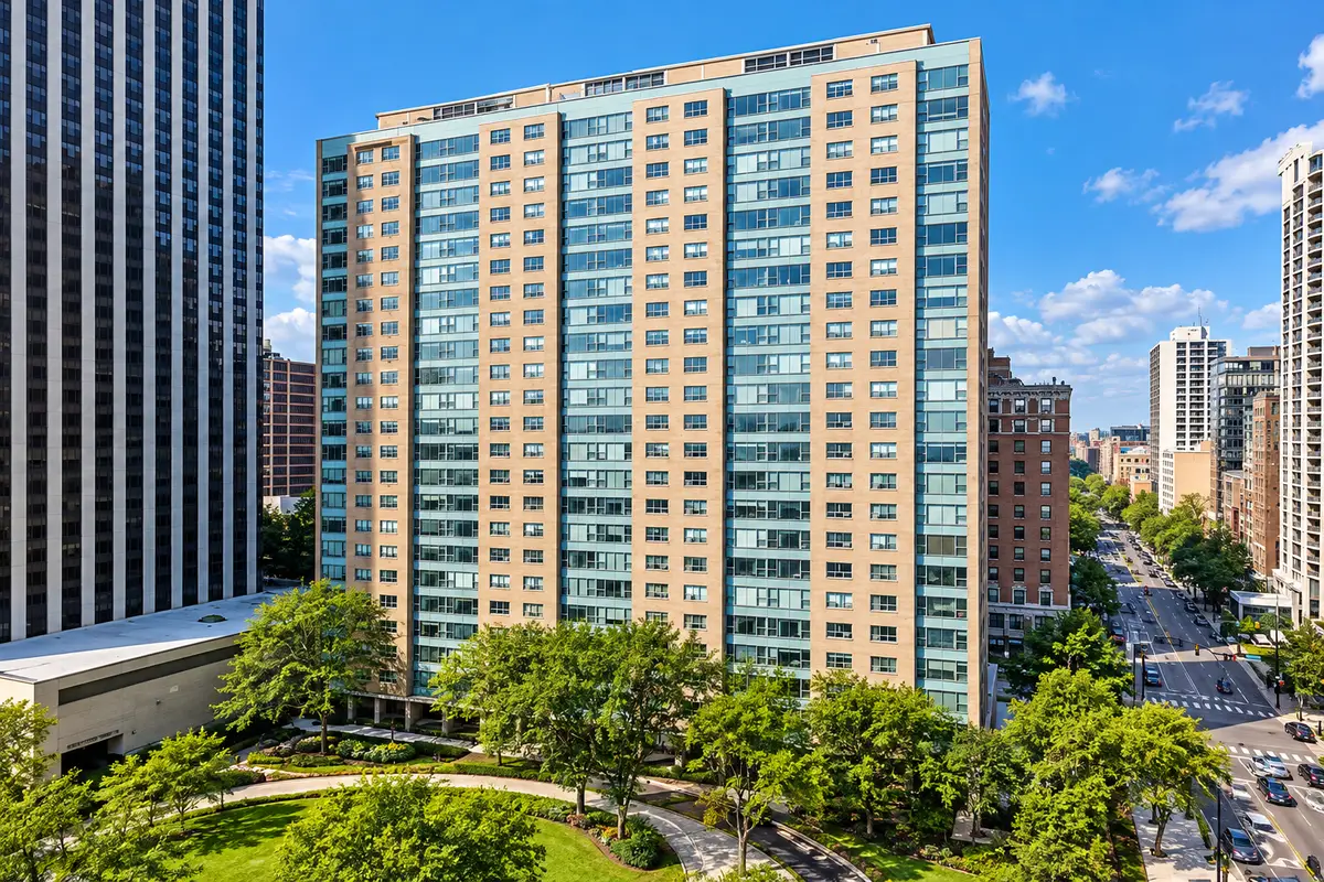 3180 N Lake Shore Drive #17F, Chicago, IL 60657 - #1