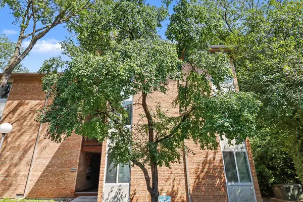 5809 Oakwood Drive #D, Lisle, IL 60532