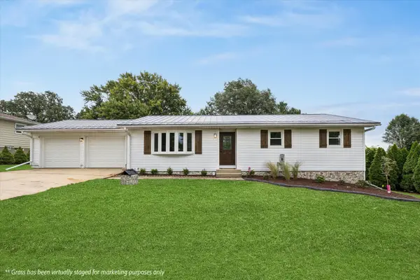 2595 282nd Avenue, De Witt, IA 52742