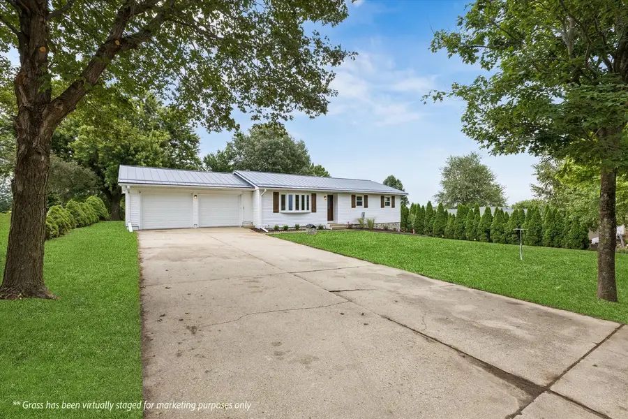 2595 282nd Avenue, De Witt, IA 52742 - #2