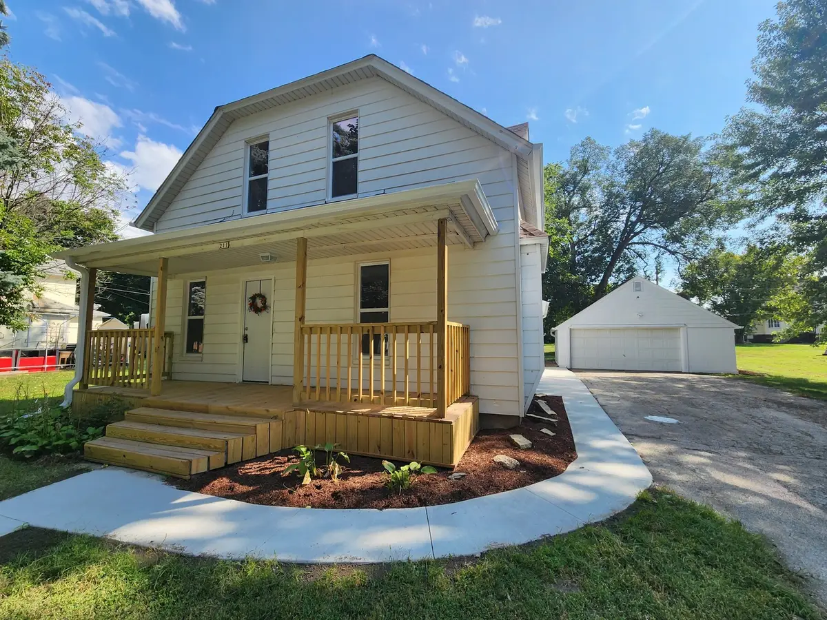 211 N Hickory Street, Wenona, IL 61377 - #1