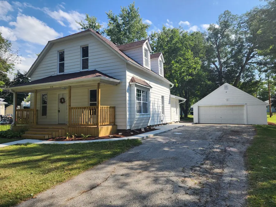 211 N Hickory Street, Wenona, IL 61377 - #2