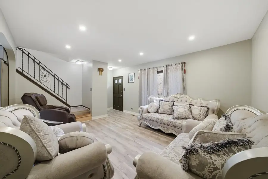 20 Ottawa Court, Justice, IL 60458 - #3