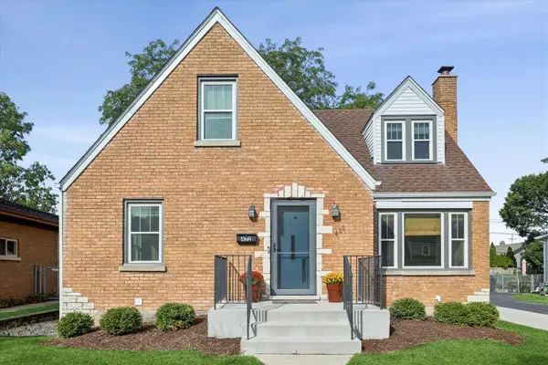 422 S Harvard Avenue, Villa Park, IL 60181