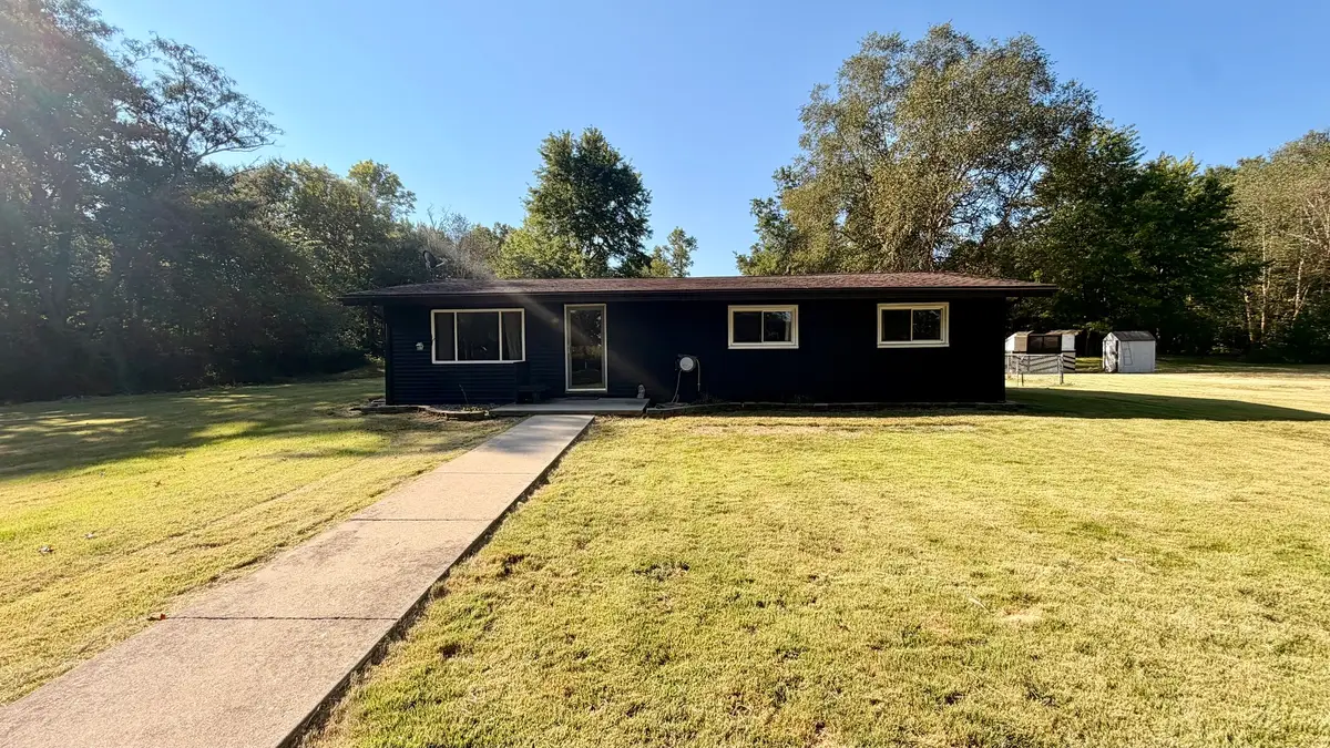 1001 Medlin Road, Centralia, IL 62801 - #1