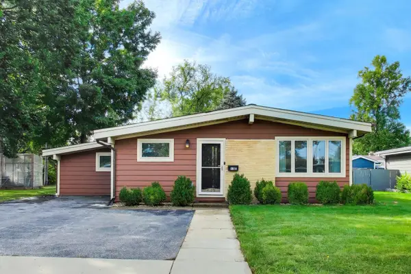 15 E Jeffery Avenue, Wheeling, IL 60090