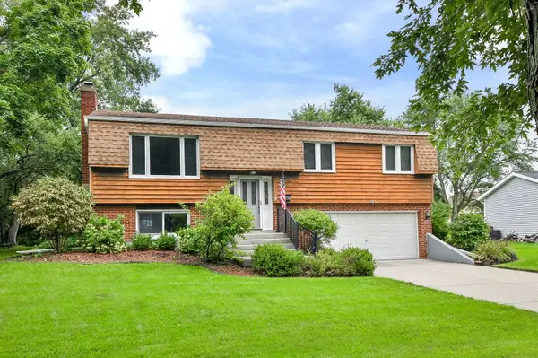 2287 Durham Drive, Wheaton, IL 60189