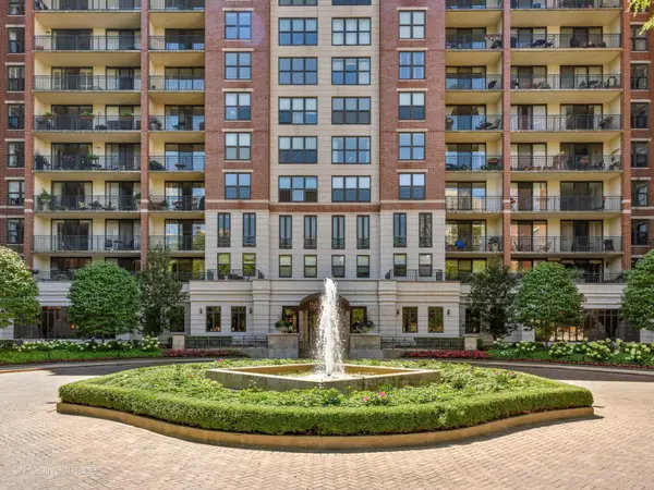 55 W Delaware Place #P-148, Chicago, IL 60610