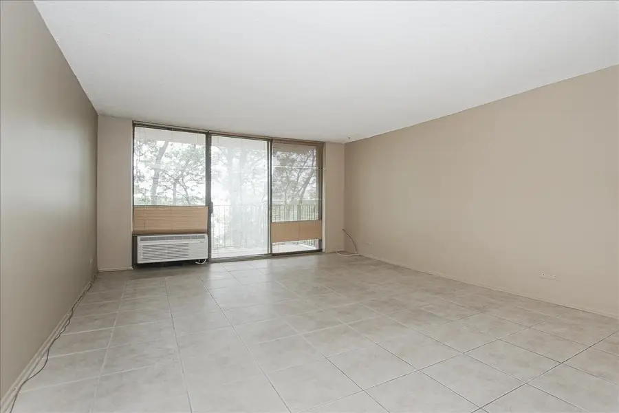 2000 Saint Regis Drive #6J, Lombard, IL 60148 - #3