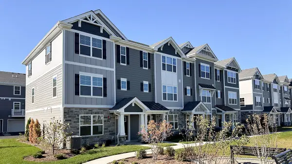 412 Lakeshore Court, St. Charles, IL 60174