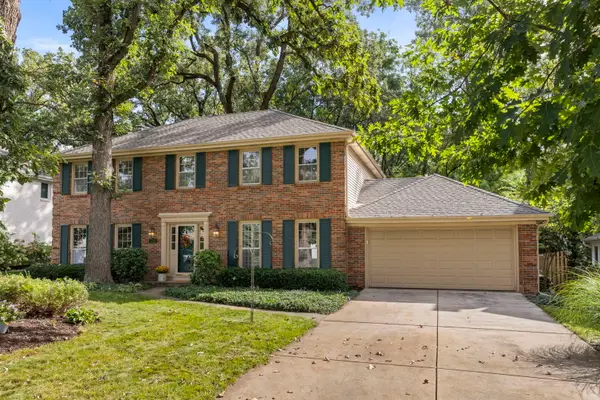 1245 Yorkshire Woods Court, Wheaton, IL 60187