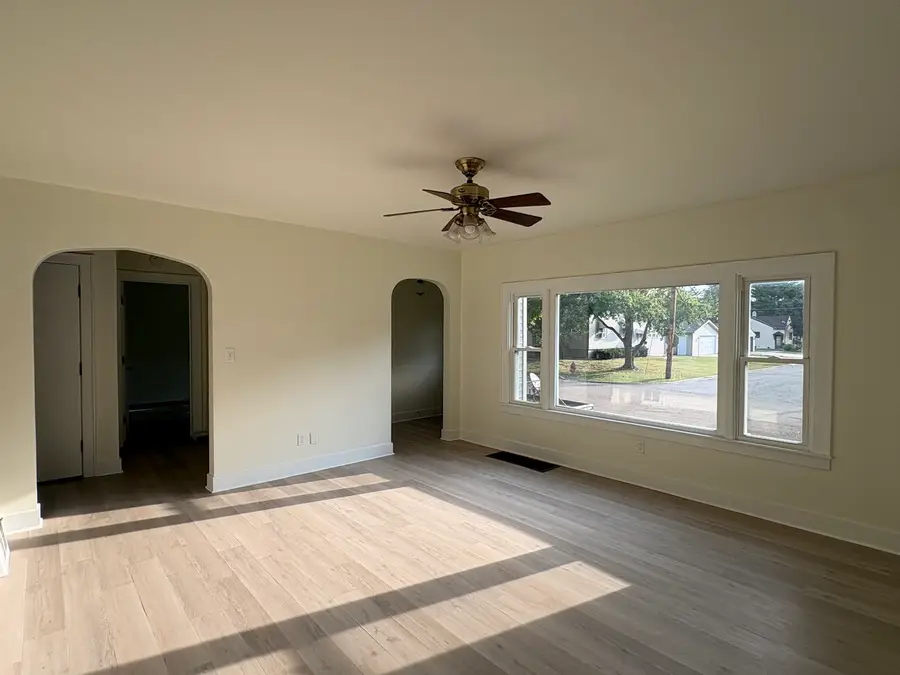 1249 Creve Coeur Street, Lasalle, IL 61301 - #3