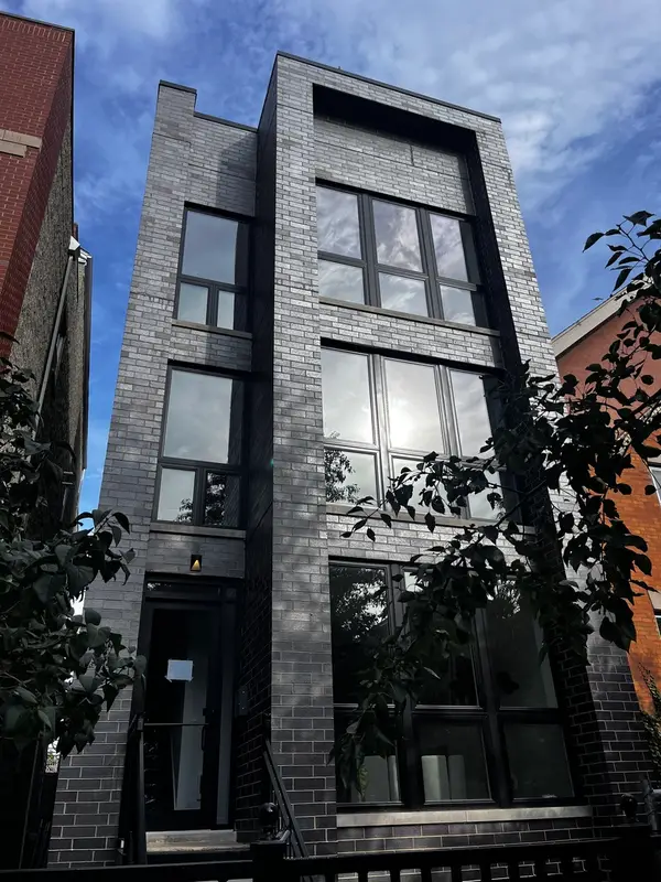 2847 N Damen Avenue #3, Chicago, IL 60618