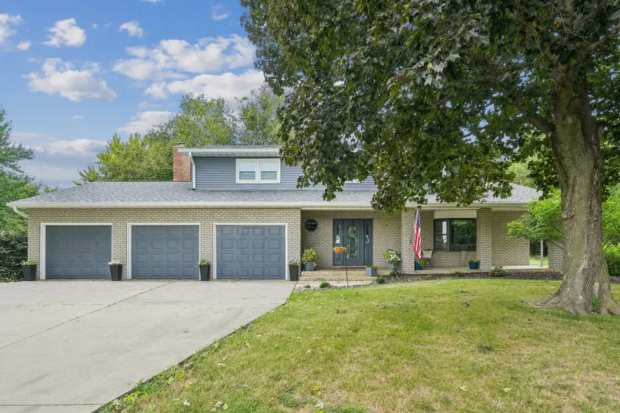 4200 Tanglewood Road, Bettendorf, IA 52722 - #2