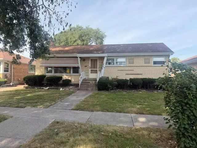 9426 S Avers Avenue, Evergreen Park, IL 60805 - #1