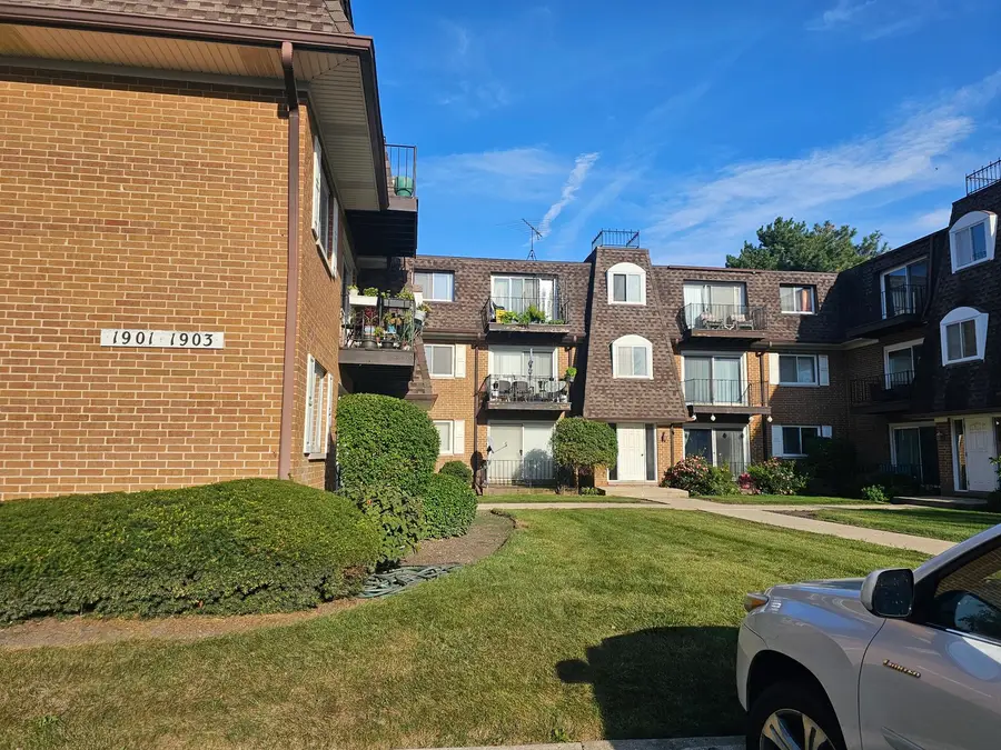 1903 Golf Road #1B, Mount Prospect, IL 60056 - #2
