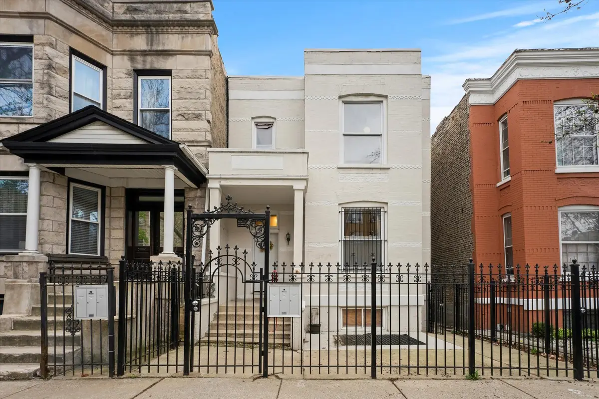 3333 W Pierce Avenue, Chicago, IL 60651 - #1