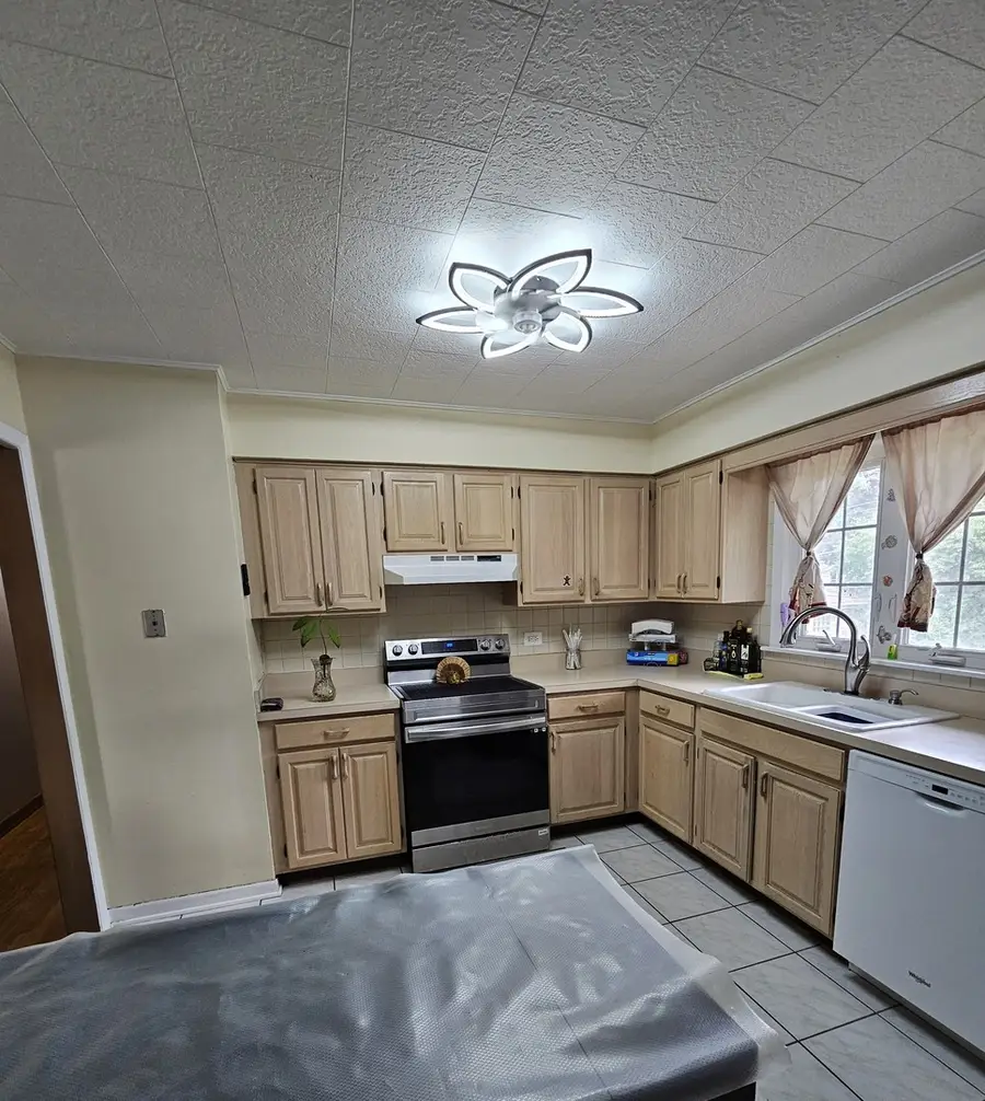12543 S Menard Avenue, Palos Heights, IL 60463 - #3