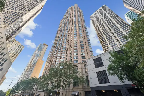 401 E Ontario Street #2707, Chicago, IL 60611