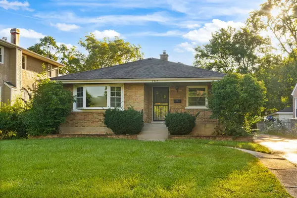 207 N Yale Avenue, Villa Park, IL 60181