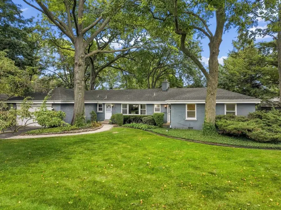 311 N Mac Arthur Boulevard, Mount Prospect, IL 60056 - #2