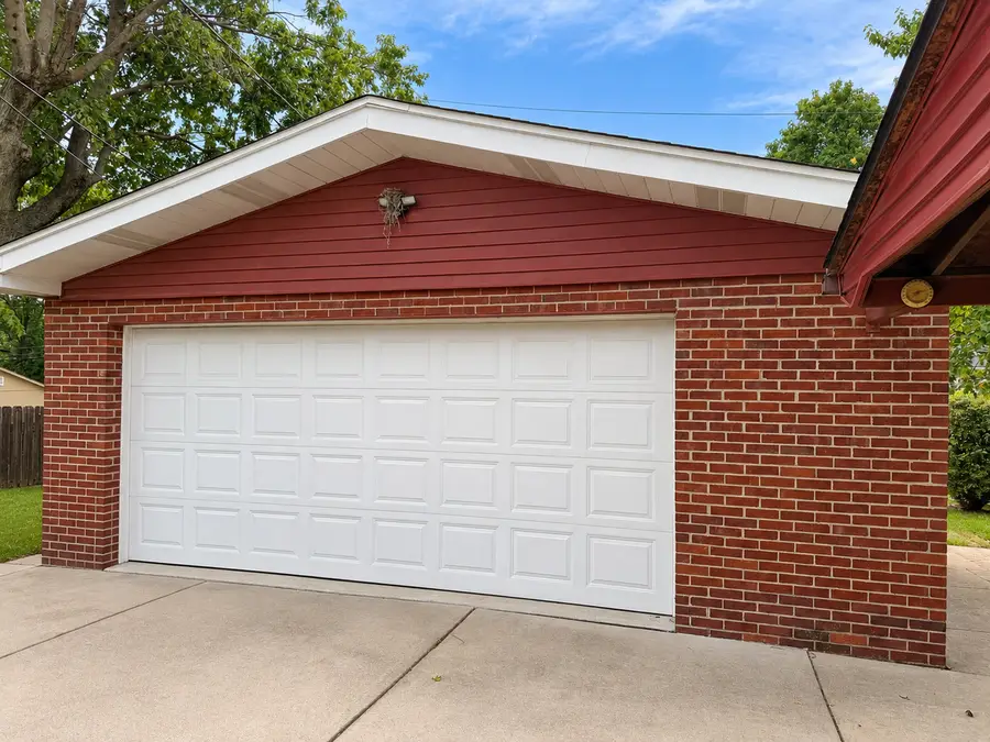 174 Linden Lane, Chicago Heights, IL 60411 - #2