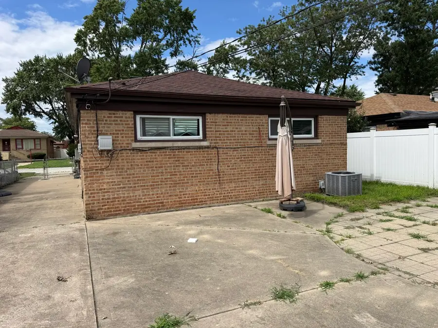 14405 S Calhoun Avenue, Burnham, IL 60633 - #2