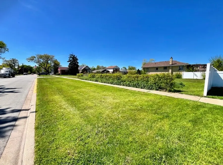 6910 43rd Street, Berwyn, IL 60402 - #3