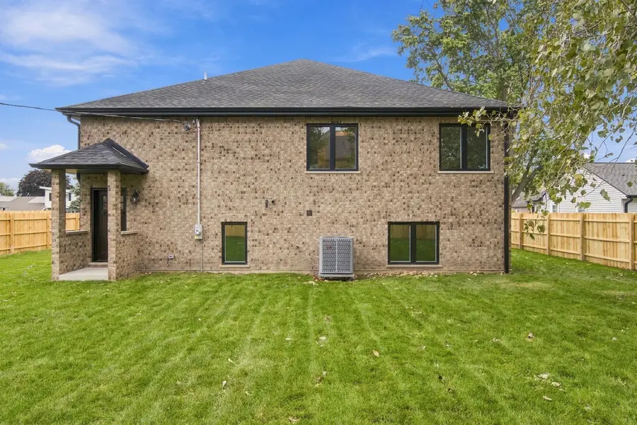 8612 Mcvicker Avenue, Burbank, IL 60459 - #3