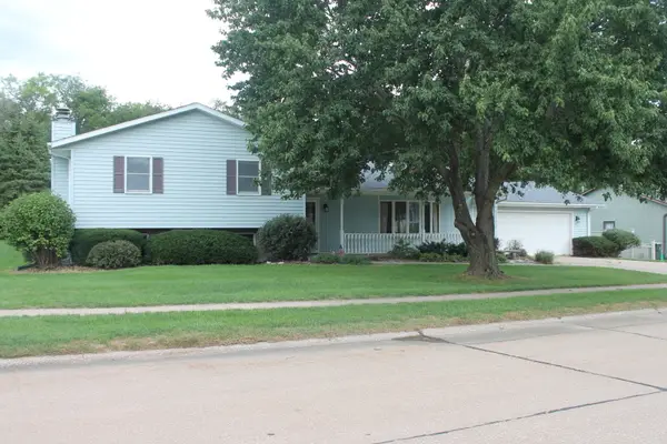 419 Richmond Hill Drive, Geneseo, IL 61254
