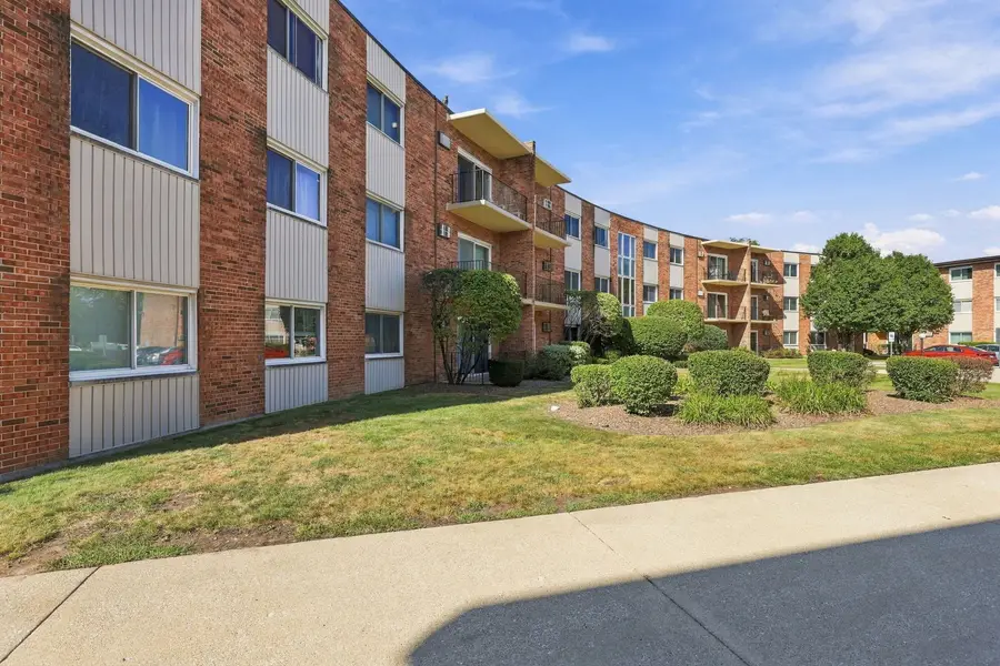 9724 S Karlov Avenue #304, Oak Lawn, IL 60453 - #3