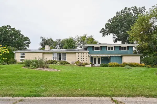 4708 N Burman Drive, Crystal Lake, IL 60014