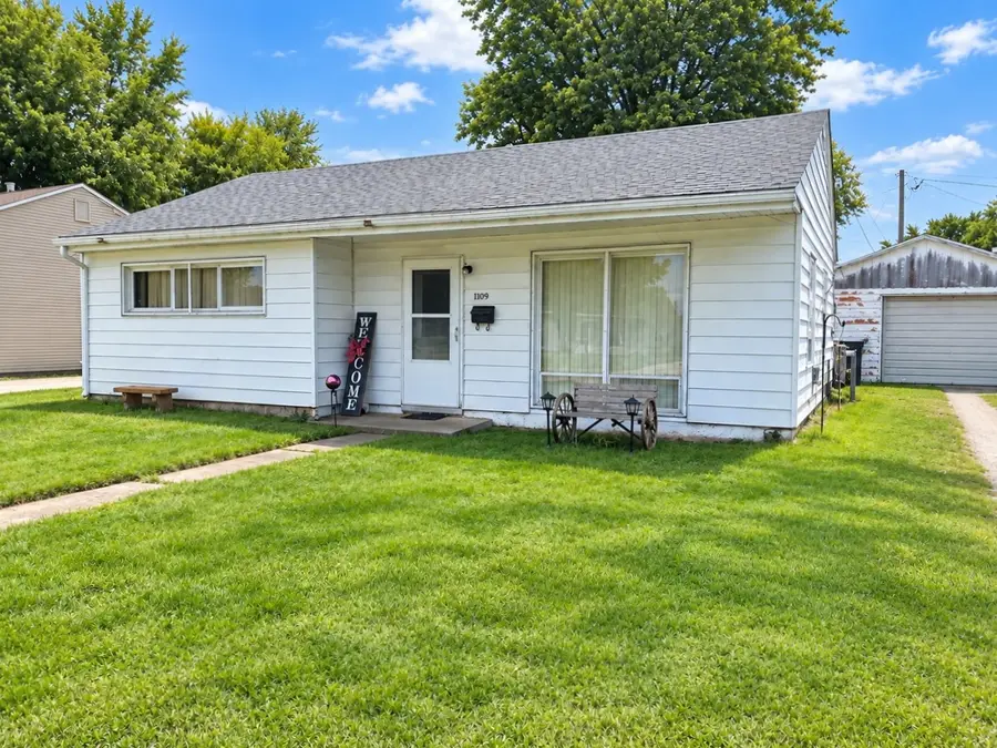1109 Harvey Drive, Sterling, IL 61081 - #2